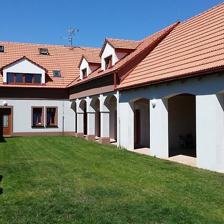 Penzion Dolní Dunajovice Exteriör bild